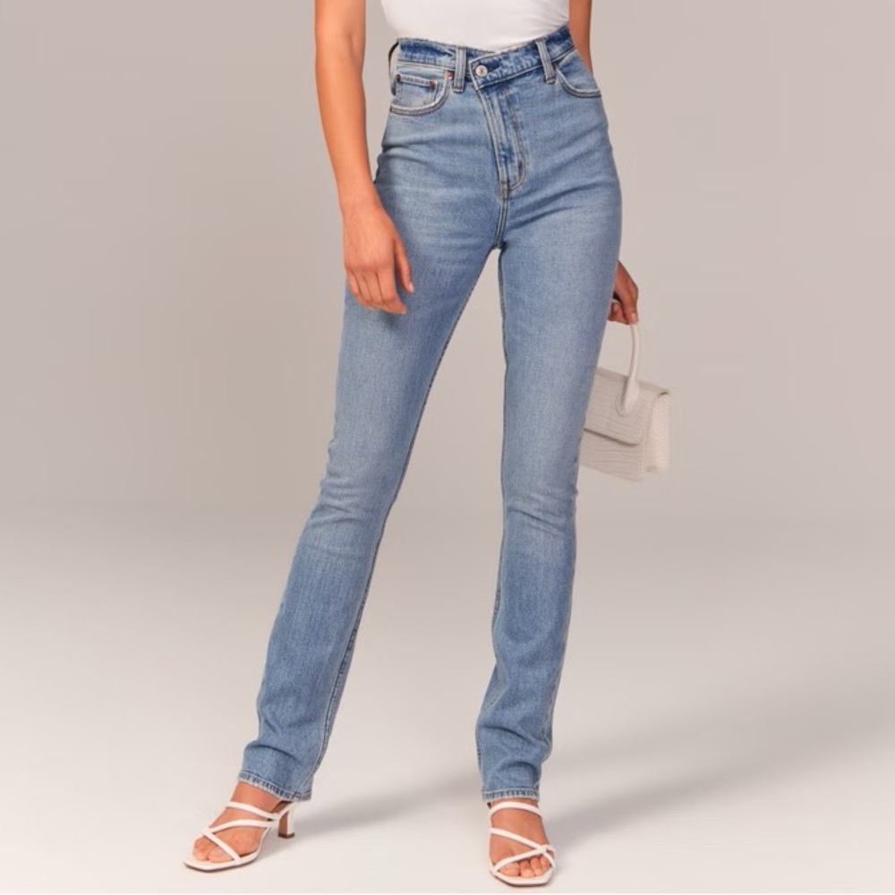 NWOT Abercrombie & Fitch Ultra High Rise 90s Slim Straight Jean - size 28 (6)